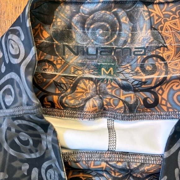 Niyama Sol Dancing Beauty Leggings - Picture 4 of 5